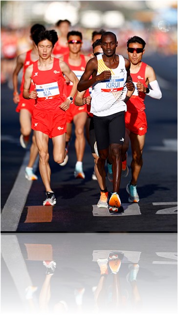 At the 2023 Beijing Half Marathon, Kenya’s Brian Kwemoi Kirui (second right) sets a new men’s record with a 59:37 finish CNS) 