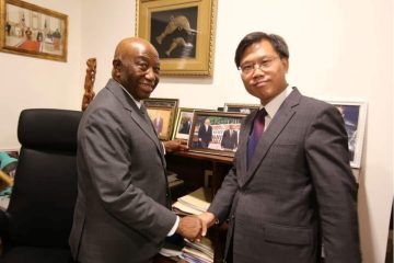 CHINESE AMBASSADOR MEETS LIBERIA'S VICE PRESIDENT-ELECT
