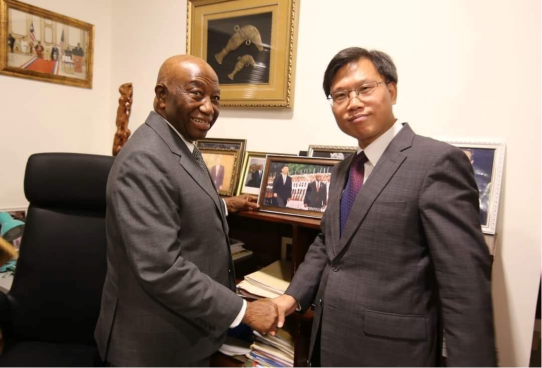 CHINESE AMBASSADOR MEETS LIBERIA'S VICE PRESIDENT-ELECT