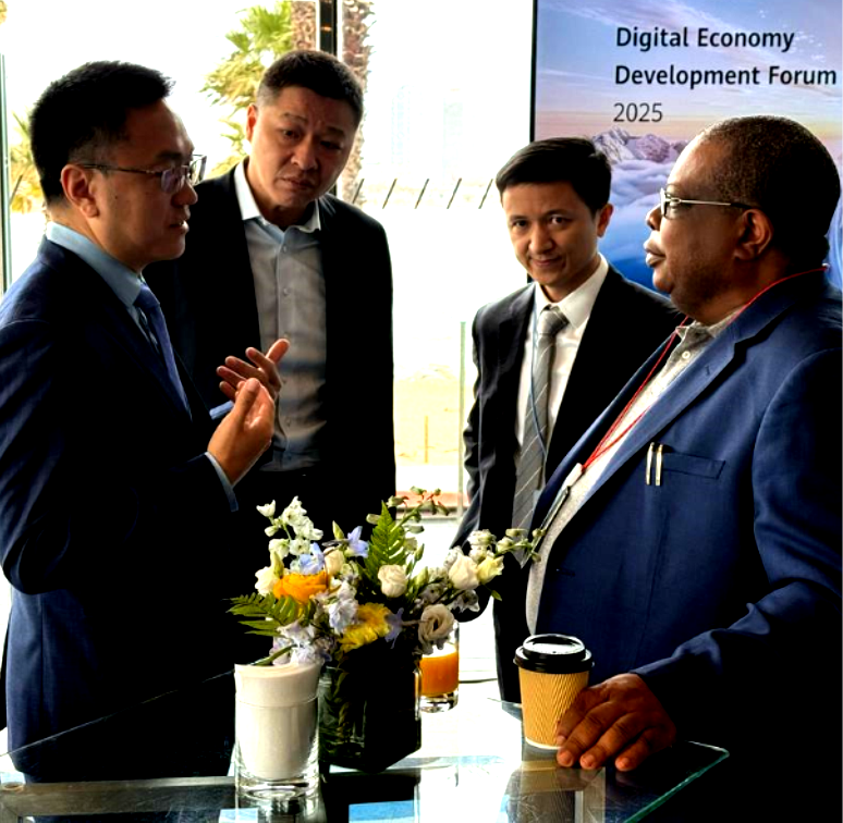 DG, NCSP Mr. Tegbe in  discussion with Chinese Partners
