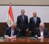 Egyptian Prime Minister Mostafa Madbouly, Deputy Prime Minister and Minister of Transport and Industry Kamel al-Wazir, Chairman of the SCZone General Authority Waleid Gamal El-Dein, and other Egyptian officials